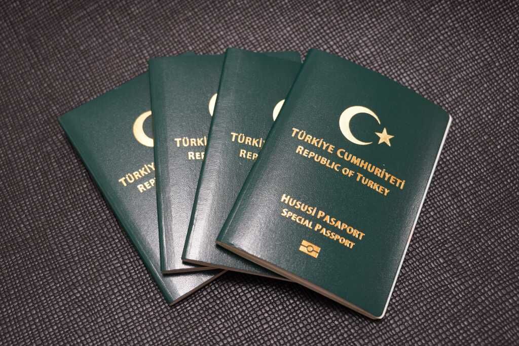 Belediye Başkanlarının Yeşil Pasaport Şartına AYM’den Onay