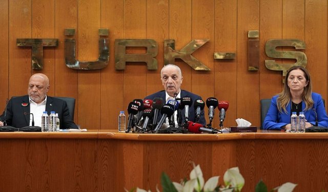 Kamu İşçileri İçin Zam Teklifini Değerlendiriyor