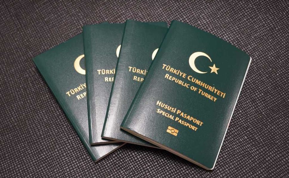 Belediye Başkanlarının Yeşil Pasaport Şartına AYM’den Onay